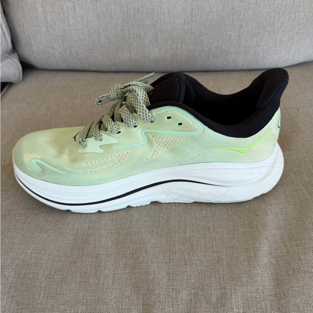 Hoka Clifton 10 Running Shoes Sz 10 Green Sneakers - Picture 14 of 16
